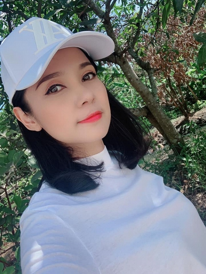 Ngưỡng mộ khu vườn rợp bóng cây xanh của Việt Trinh ảnh 13