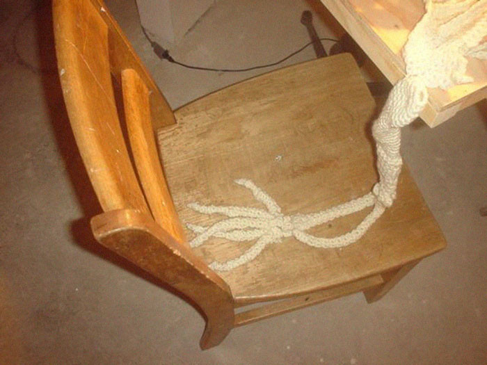 Cô nàng rảnh rỗi đan nguyên một bộ xương bằng len, có đủ cả lục phủ ngũ tạng và… một bữa ăn đang tiêu hóa dở - Ảnh 15.