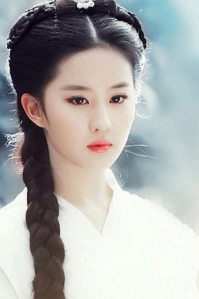 Nhan sắc cực phẩm của mẹ Lưu Diệc Phi gây chú ý nhất tại sân bay ảnh 6 luu diec phi dep ai cung biet nhung me co moi cuc pham, gay chu y nhat tai san bay - 6