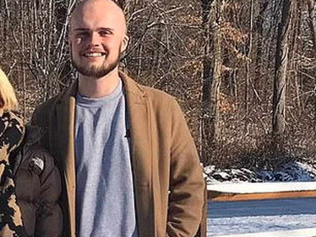 Bị mất điện thoại iPhone, nam vlogger treo cổ tự tử trong phòng riêng 