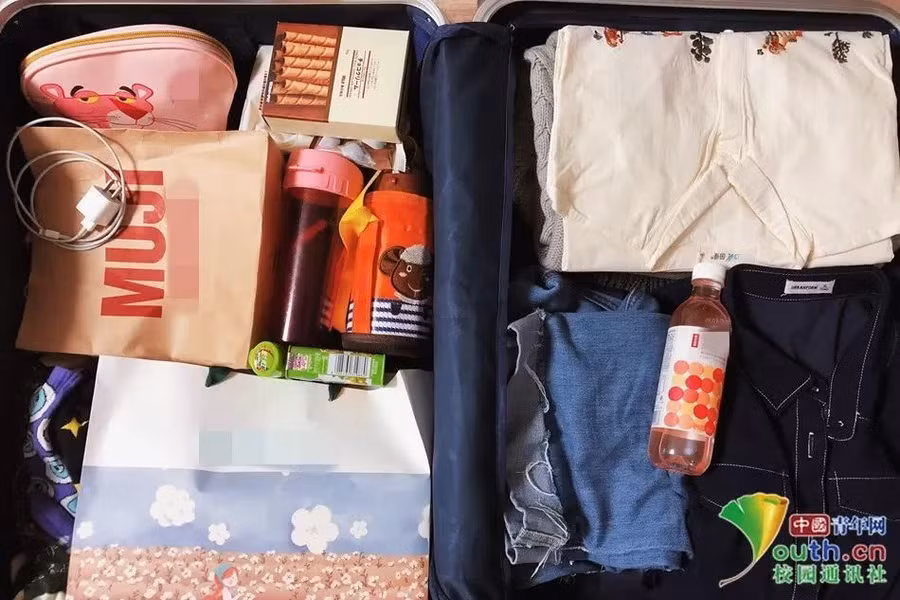 Chết cười với vali về quê của sinh viên: Mang một đống sách vở về học vì ngại đi chơi - Ảnh 16.