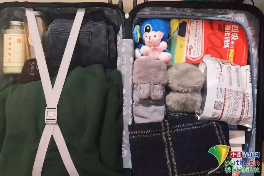 Chết cười với vali về quê của sinh viên: Mang một đống sách vở về học vì ngại đi chơi - Ảnh 14.