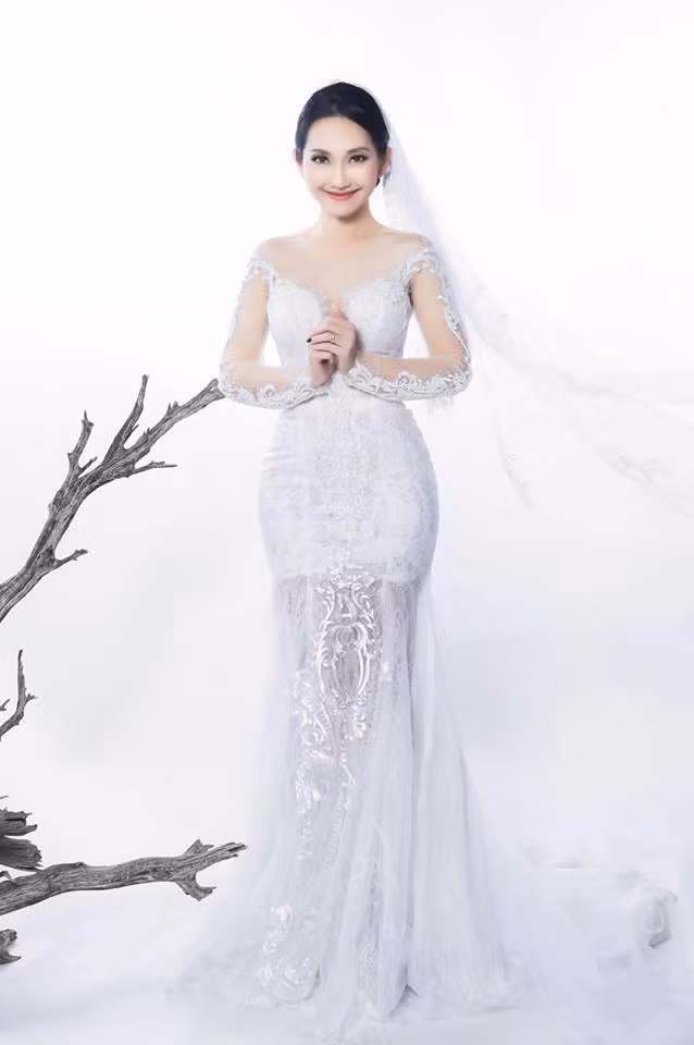 Trước khi đến với ông xã hiện tại, Kim Hiền từng một lần đổ vỡ trong hôn nhân.