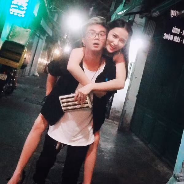 Vợ Khánh Đơn nói về cách chồng mình ứng xử với tình cũ