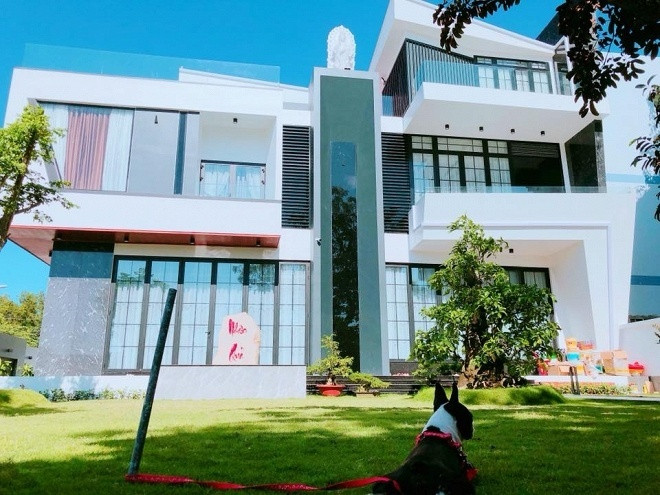 Ngắm biệt thự tiền tỉ của diễn viên Quốc Trường "Gạo nếp gạo tẻ" ảnh 13 Ngắm biệt thự tiền tỉ của diễn viên Quốc Trường "Gạo nếp gạo tẻ" ảnh 13