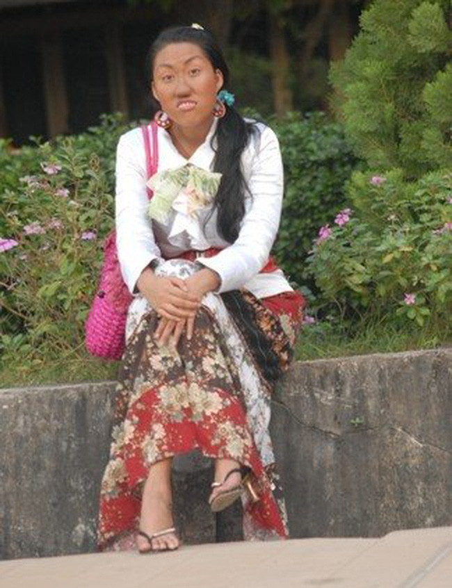 Thiếu sắc thừa duyên, 4 nàng vịt bầu xấu xí này vẫn đốn gục trái tim khán giả Việt - Ảnh 4. Thiếu sắc thừa duyên, 4 nàng vịt bầu xấu xí này vẫn đốn gục trái tim khán giả Việt - Ảnh 4.