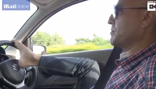 Cấp bằng lái cho tài xế lái xe bằng... chân ảnh 7