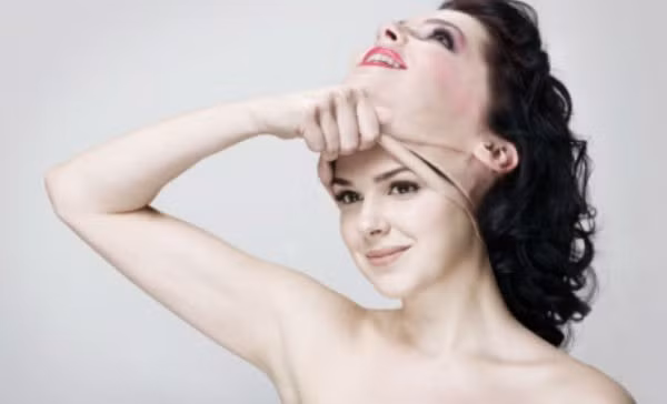 Tướng người phụ nữ dễ ngoại tình dù luôn miệng nói yêu thương