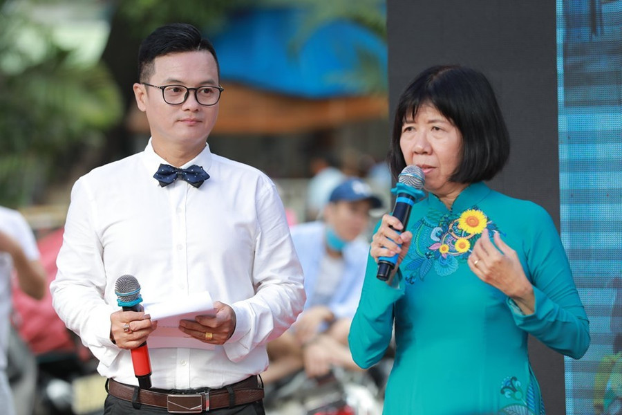 Cô giáo ròng rã 10 năm “mở cửa thiên đường” cho trẻ ung thư