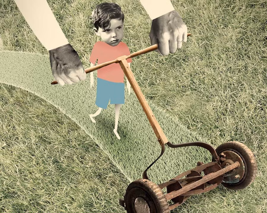 Cha mẹ máy cắt cỏ "hạ gục" mọi trở ngại đối với con. 