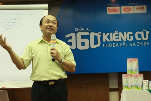 Trào lưu vắt sữa non khi bầu là phản khoa học