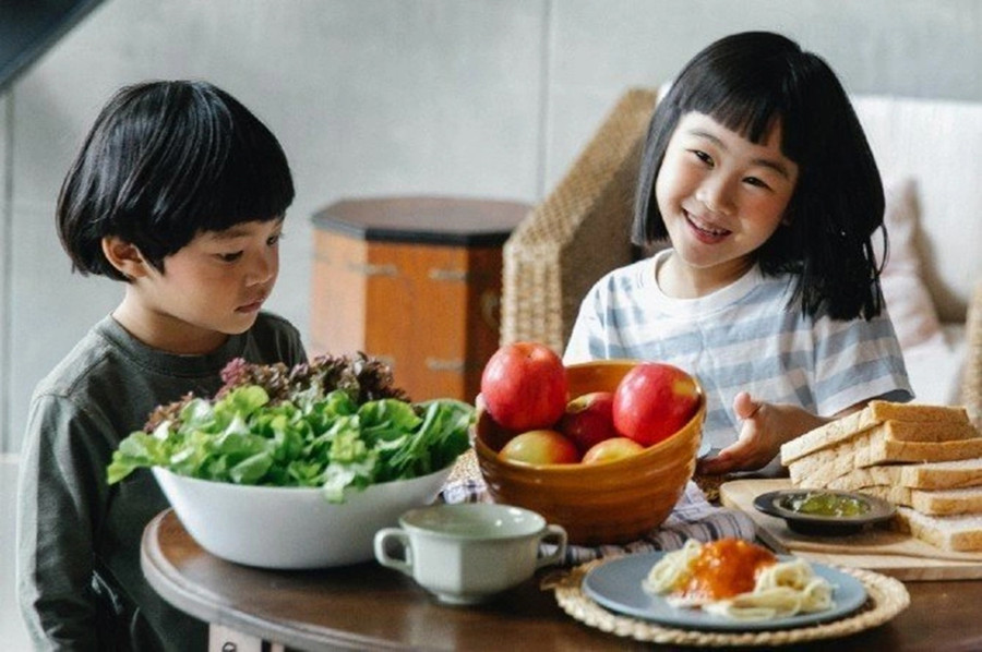 Đây là lúc bạn cần phải cố gắng nhiều hơn nữa để biến việc ăn vặt lành mạnh thành niềm vui. (Ảnh: ITN).