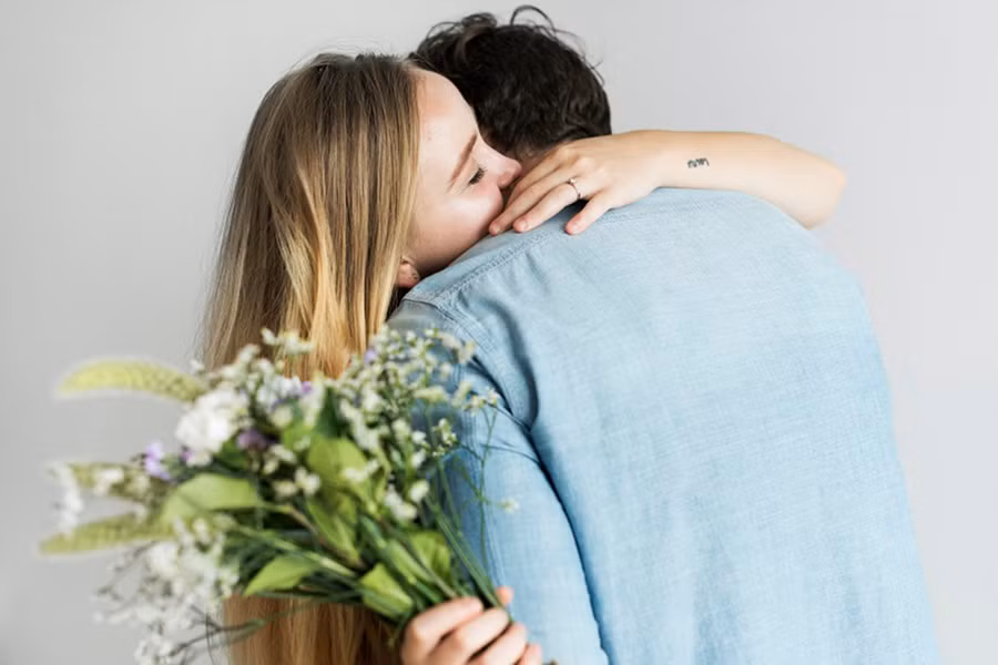 Nhiều người đàn ông thích tận hưởng cảm giác khi được chiêm ngưỡng nụ cười của người họ yêu. (Ảnh: ITN). Nhiều người đàn ông thích tận hưởng cảm giác khi được chiêm ngưỡng nụ cười của người họ yêu. (Ảnh: ITN).