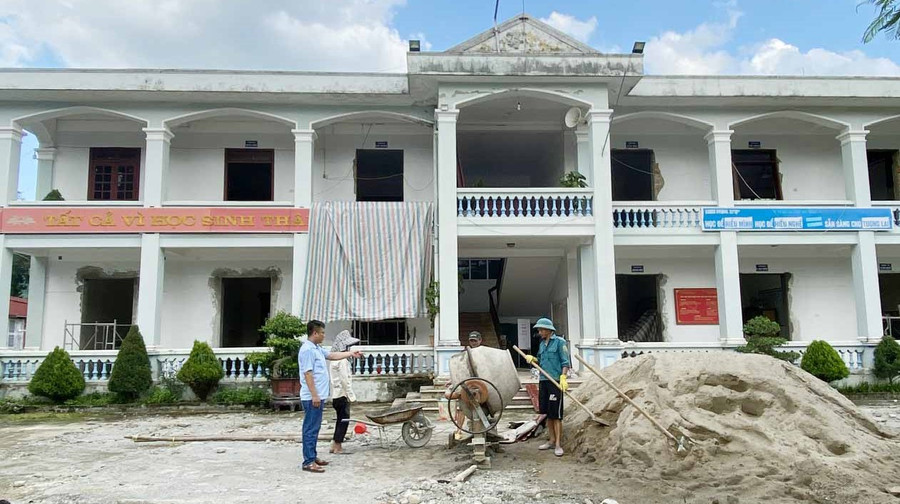 Công ty TNHH một thành viên Quang Trang đẩy nhanh tiến độ duy tu, sửa chữa cơ sở vật chất trường THCS Mường So. Công ty TNHH một thành viên Quang Trang đẩy nhanh tiến độ duy tu, sửa chữa cơ sở vật chất trường THCS Mường So.