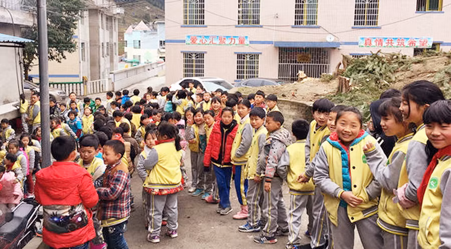 Trung Quốc: Cuộc sống khó khăn trong trường nội trú