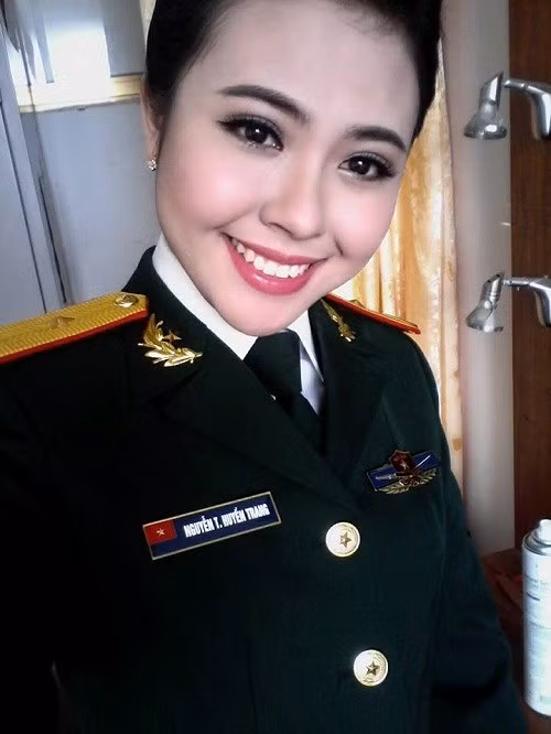 Được làm công việc yêu thích đúng như ước muốn, trong vai trò MC Huyền Trangdẫn các chương trình, bản tin thời sự, bản tin Ngày mới, bản tin Trưa, thời sự Quốc phòng, Đối ngoại Quốc phòng.