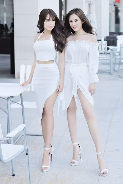 cap-hot-girl-doi-dau-sai-thanh-khoe-chan-trang-non-xuong-pho-1