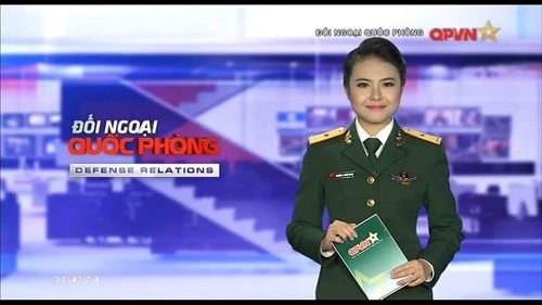 Nữ MC truyền hình Quốc phòng xinh đẹp cực giống Tăng Thanh Hà