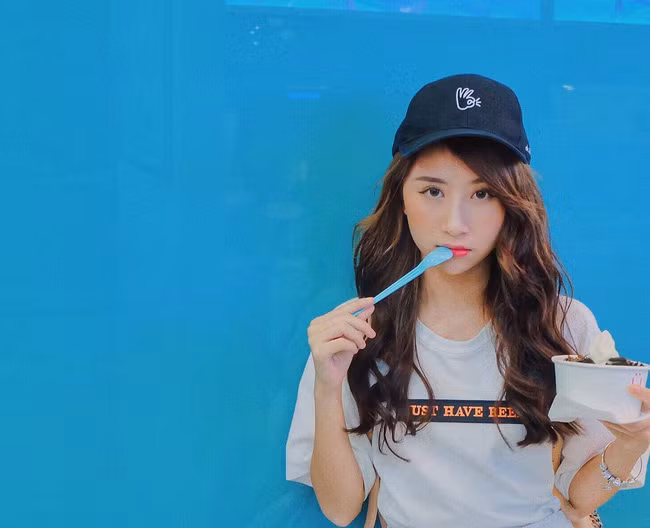 4 công thức mix đồ với mũ đẹp miễn chê “học lỏm” từ các hot girl ảnh 2