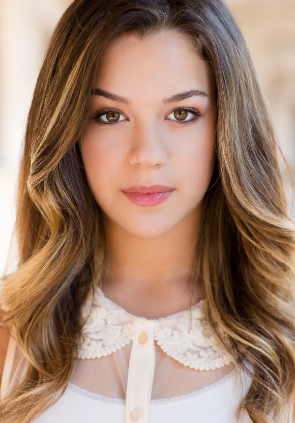 Ngoài nhảy múa, Tessa còn tham gia làm vlog cùng bạn bè. Nu dancer 17 tuoi xinh dep nhat the gioi nam 2016 hinh anh 10