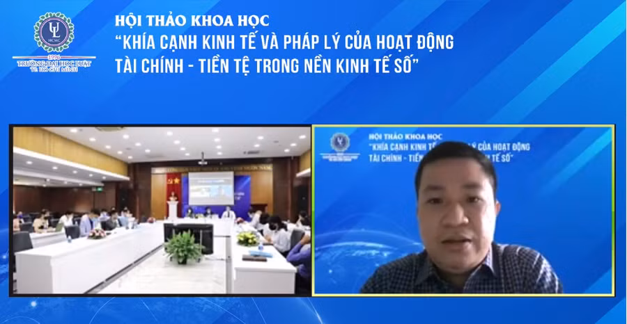 Một đại biểu phát biểu dưới hình thức trực tuyến