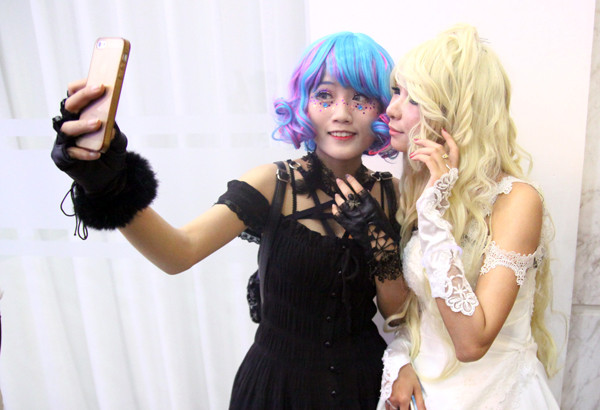 Nữ sinh đáng yêu học ngành thời trang, đam mê cosplay ảnh 8 Cô được nhiều cosplayer yêu mến nhận ra và xin chụp ảnh cùng