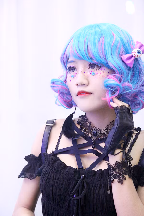 Bộ váy của Ngọc Phượng đang mặc có thể mặc đi chơi, đi làm... chứ không hề thiếu tính ứng dụng, “chỉ dành để cosplay” như nhiều bộ trang phục khác