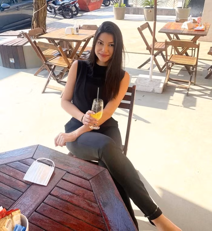 Gleycy Correia từng khiến nhiều người yêu mến xúc động khi chia sẻ bản thân sinh ra trong gia đình nghèo ở Brazil (ảnh US magazine).