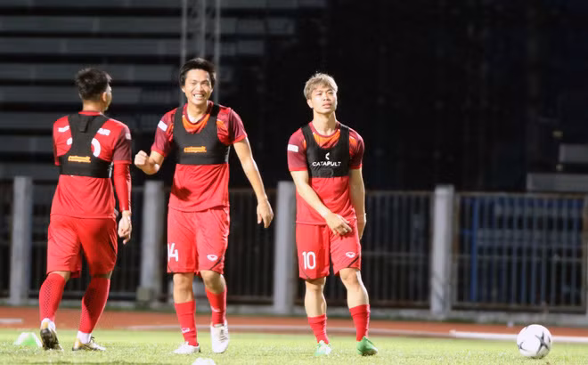 Công Phượng trầm lắng trong ngày hợp thành bộ tứ “sành điệu” ở đội tuyển Việt Nam