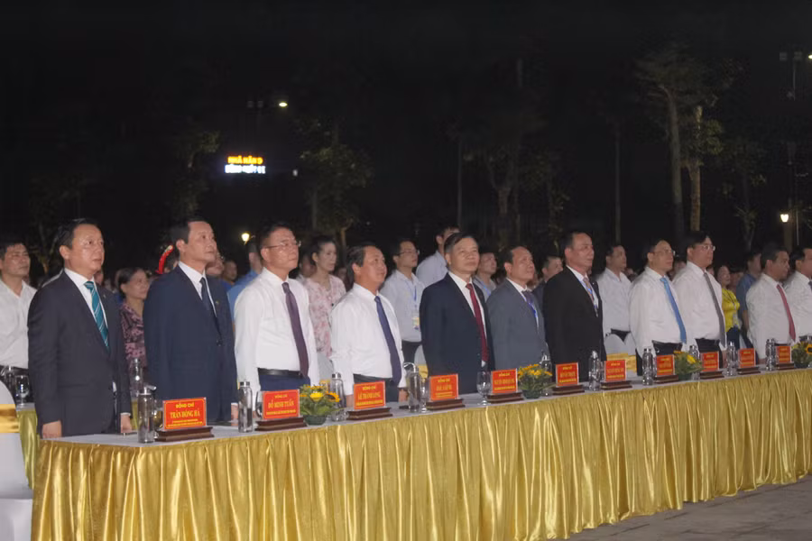 Sự kiện có sự tham dự của ông Trần Hồng Hà - Phó Thủ tướng Chính phủ, cùng nhiều lãnh đạo, nguyên lãnh đạo Trung ương, địa phương. Ảnh: LT.