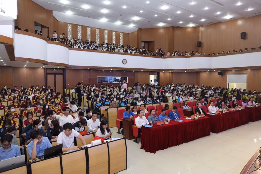 Quang cảnh buổi lễ phát động cuộc thi.