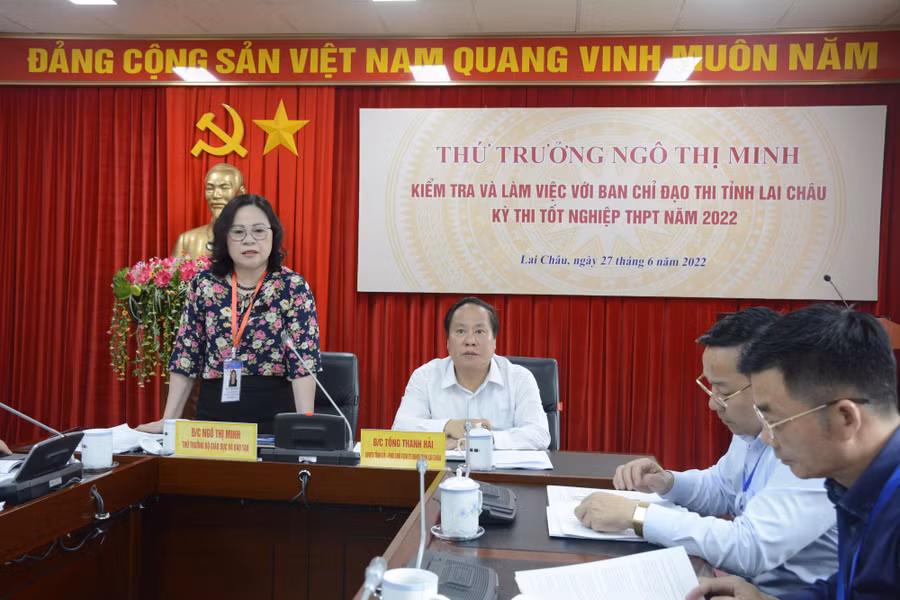 Thứ trưởng Ngô Thị Minh phát biểu tại buổi làm việc với Ban chỉ đạo thi tỉnh Lai Châu.