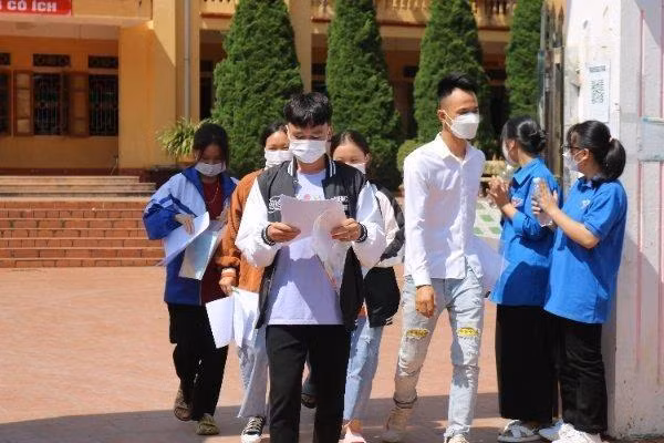 Thí sinh điểm thi trường THPT Mù Cang Chải hoàn thành tốt bài thi môn Ngữ văn.