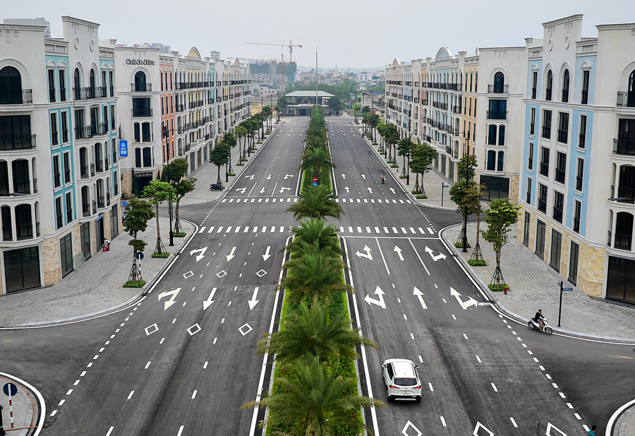 Quảng trường biển Sầm Sơn được ví như một &quot;góc Singapore tại Sầm Sơn&quot;.