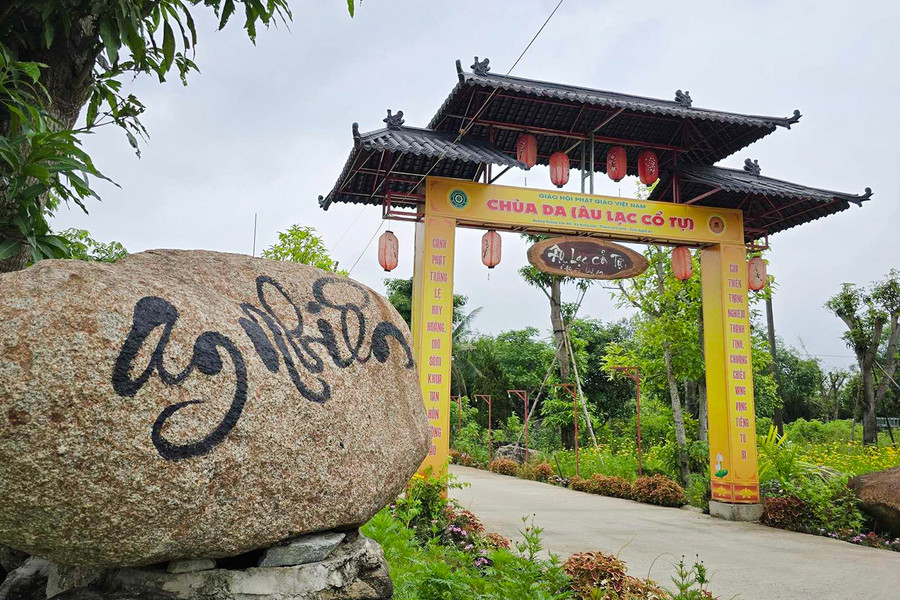 Chùa Âu Lạc tại xã Hưng Lộc, TP Vinh, Nghệ An. Chùa Âu Lạc tại xã Hưng Lộc, TP Vinh, Nghệ An.