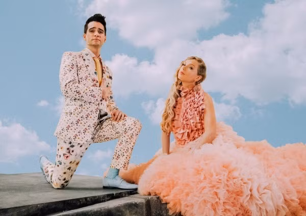 Tạo hình khác lạ đậm chất "bánh bèo" của cô nàng.