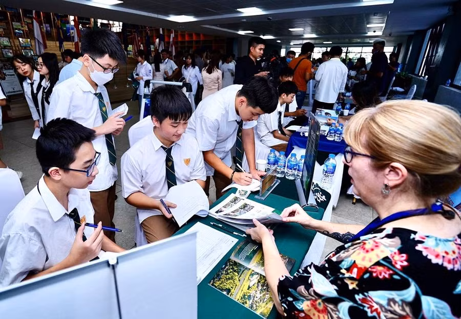 Triển lãm cung cấp nhiều thông tin bổ ích cho khách mời tham dự.