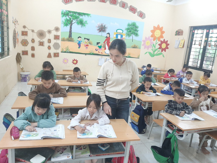 Cô trò Trường Tiểu học - THCS Thượng Tiến nhanh chóng bắt nhịp với việc học ngay từ buổi đầu tiên.