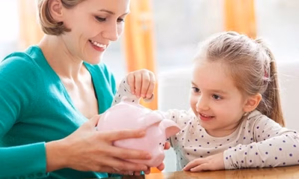 Bạn đã tiết kiệm tiền cho con đúng cách?