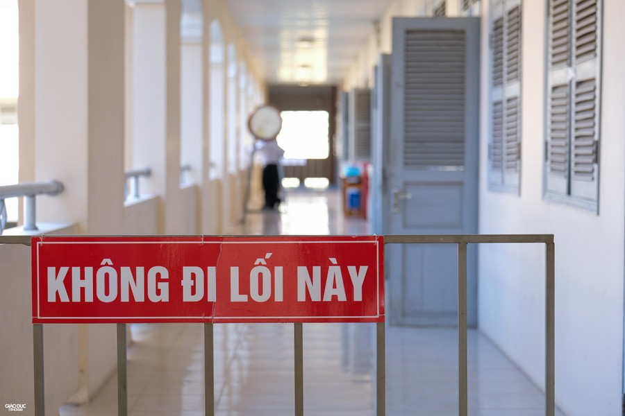 Khu vực làm việc của Hội đồng thi được tách biệt đảm bảo an toàn, trật tự trong suốt quá trình diễn ra kỳ thi.