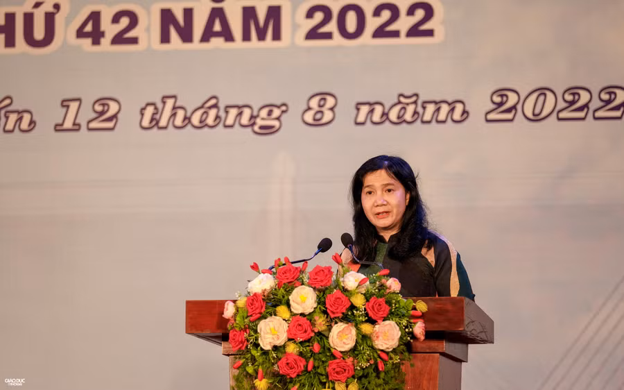 Bà Đào Thị Thanh Thúy - Phó Giám đốc Sở Văn hóa, Thể thao và Du lịch TP Cần Thơ phát biểu khai mạc Hội thi Hoạt động tuyên truyền lưu động TP Cần Thơ lần thứ 42.