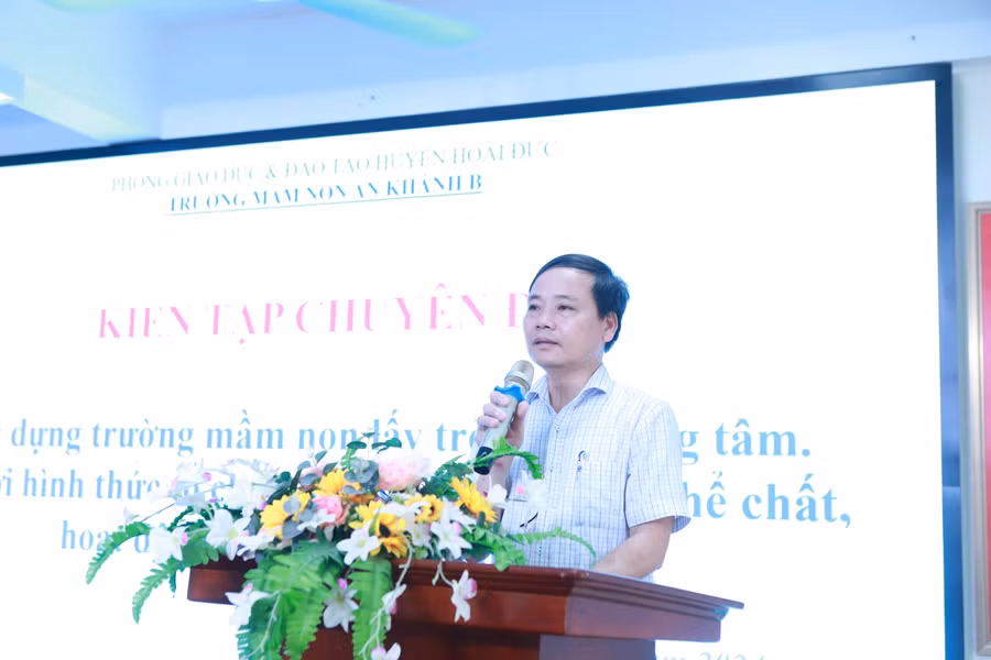 Trưởng Phòng GD&amp;ĐT Hoài Đức Vương Văn Lâm phát biểu tại buổi kiến tập chuyên đề.