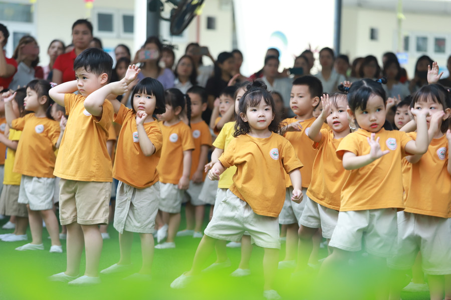 Được tham gia các hoạt động thể chất giúp trẻ phát triển toàn diện.