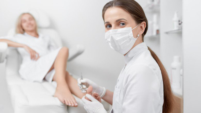 Điều gì xảy ra với cơ thể bạn khi bạn ngừng ngay việc đi giày cao gót ngày này qua ngày khác? - Ảnh 5. Điều gì xảy ra với cơ thể bạn khi bạn ngừng ngay việc đi giày cao gót ngày này qua ngày khác? - Ảnh 5.