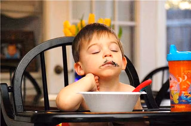 Trời đánh tránh bữa ăn, thế mà cơn buồn ngủ lại ập tới - Hình 9