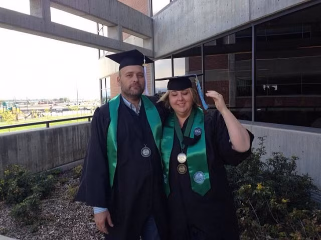 Cuộc sống hạnh phúc, đáng ngưỡng mộ của một ông chồng sống chung với 5 bà vợ - Hình 6