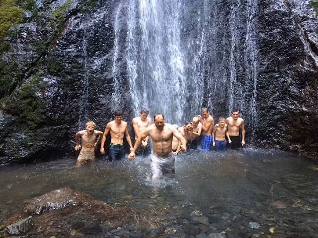 Cuộc sống hạnh phúc, đáng ngưỡng mộ của một ông chồng sống chung với 5 bà vợ - Hình 14