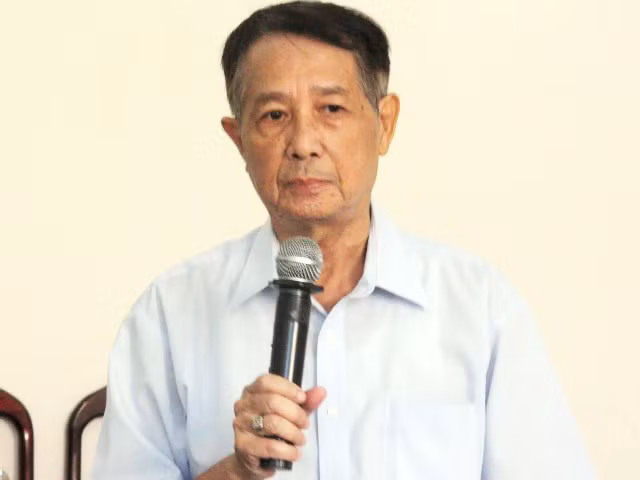 “Vì có rất nhiều chủ thể tham gia vào hệ thống giáo dục ĐH, mỗi chủ thể có ý kiến khác nhau nên ý kiến rất phân kì. Tự chủ ĐH là vấn đề phức tạp và không phải có lời giải duy nhất. Đây là vấn đề hiện nay Ban soạn thảo đang vướng” – TSKH Phạm Đỗ Nhật Tiến cho hay. TSKH Phạm Đỗ Nhật Tiến