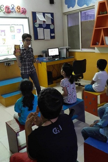 Cô giáo Pinky trong lớp học. Cô giáo Pinky trong lớp học. Ảnh: Story Trender