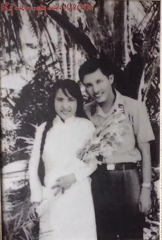 Ảnh cưới của anh Hiệu và chị Xuân